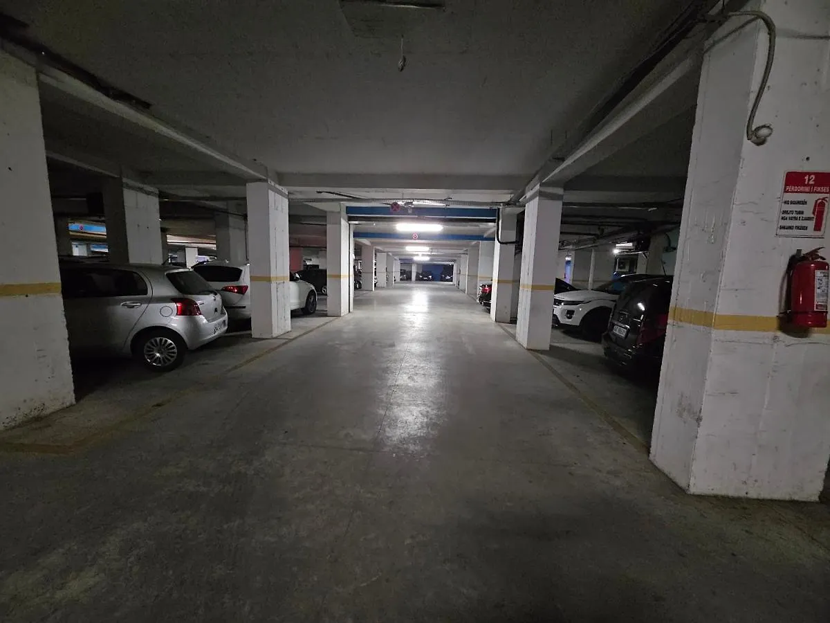 Pleasant Apartment With Free Dedicated Parking In Komuna E Parisit Tirana 0*,